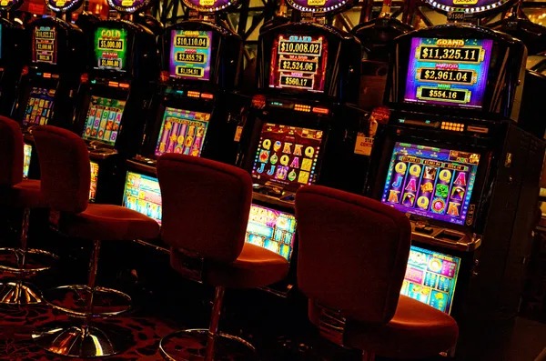 ltdtoto VIP Roulette live-dealer studio with multi-camera setup